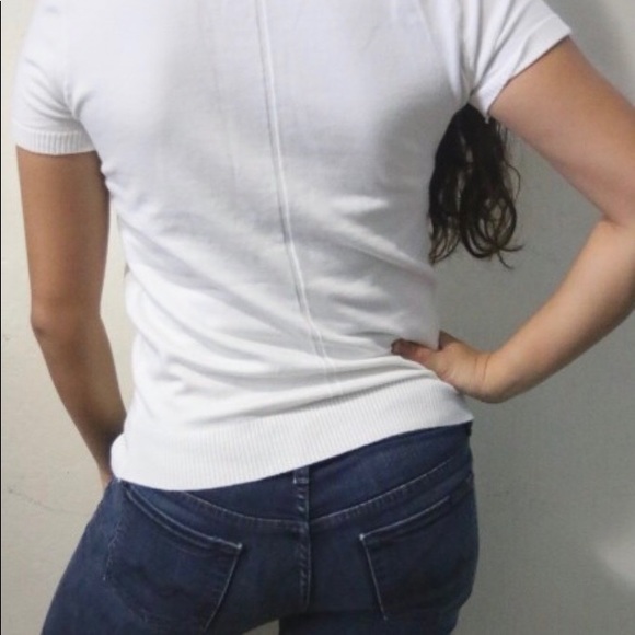 Super soft White Top with design new size 4 - Picture 2 of 2